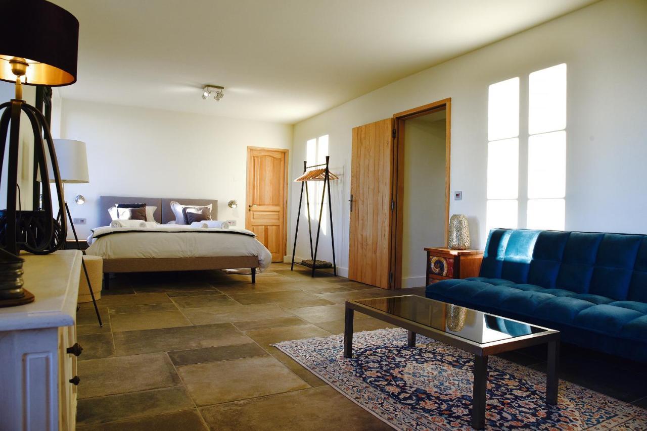 Chateau Les Gardis Bed & Breakfast